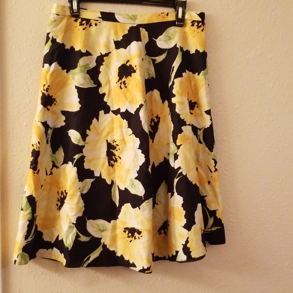 🚫SOLD🚫 Floral A-Line Skirt